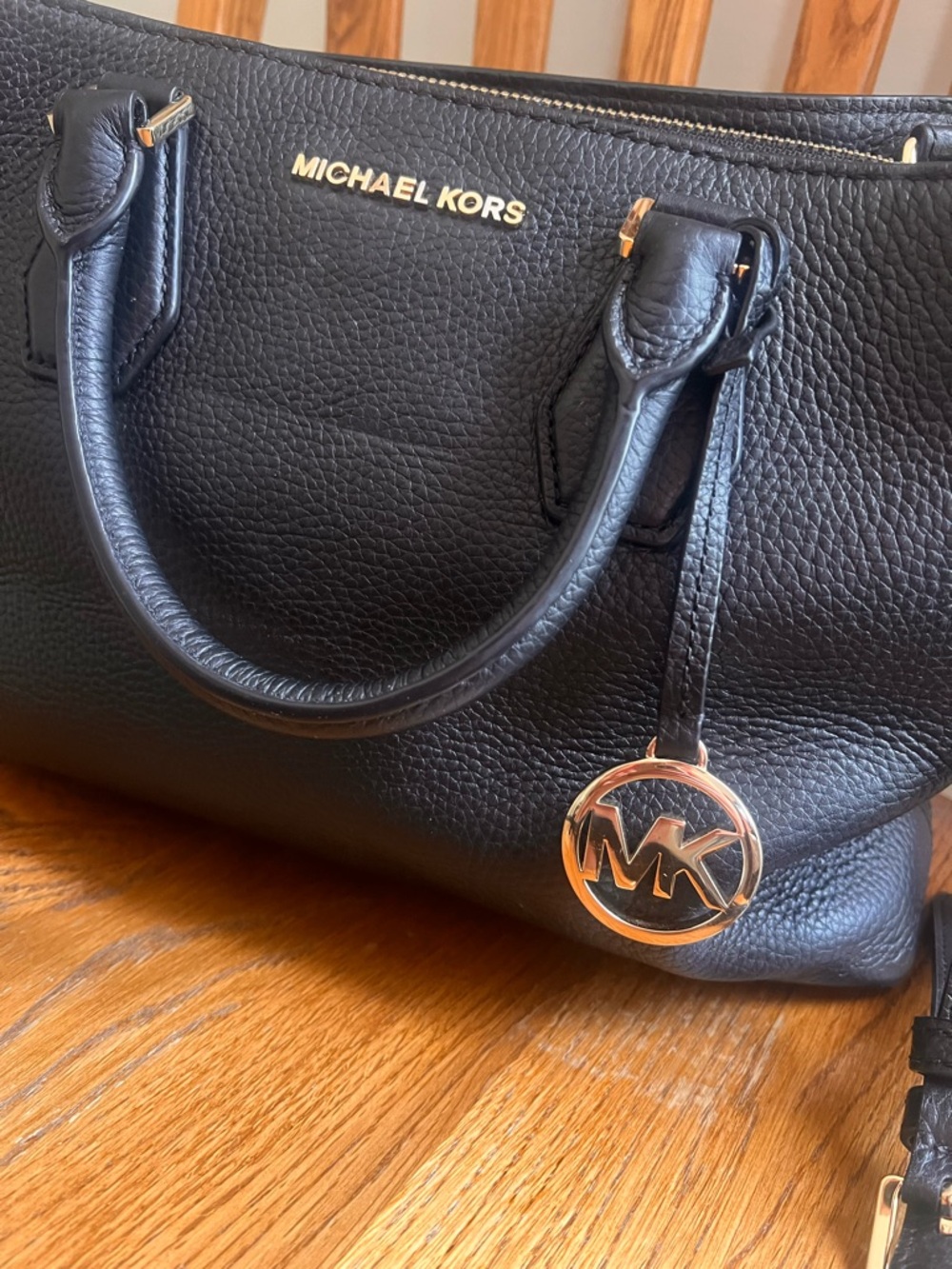 🖤🖤Michael Kors Camille Large Pebbled Leather Satchel👜👜